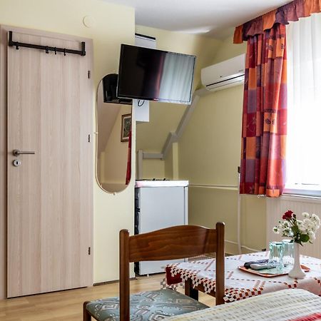 Magdalena Apartmanhaz 凯斯特海伊 外观 照片