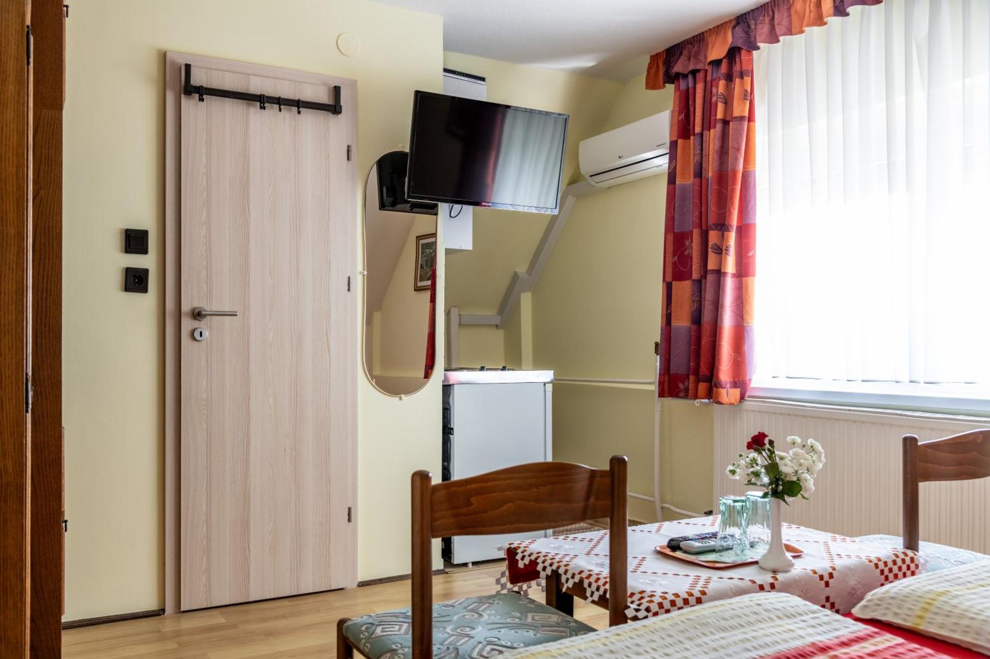 Magdalena Apartmanhaz 凯斯特海伊 外观 照片