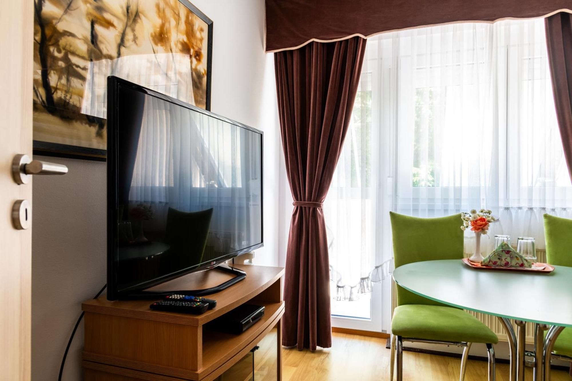 Magdalena Apartmanhaz 凯斯特海伊 外观 照片